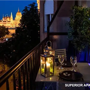 dfive-luxury-home-apartment-with-parliament-view.inbudapesthotels.com/